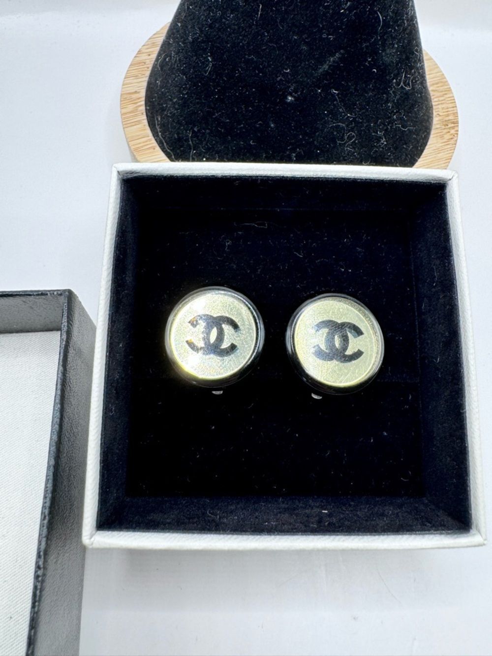 Authentic Vintage 1995 Chanel 95P CC Logo Button Clip-On Earrings Black Gold